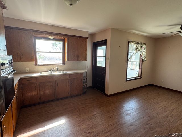 3810 S US-181 S US-181, Kenedy, TX 78119