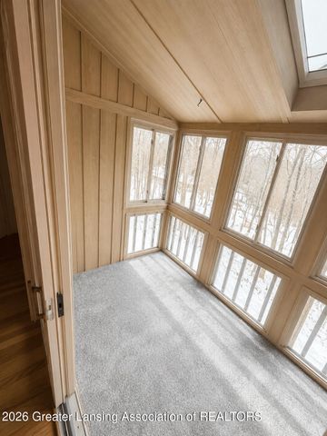 1106 S Ridge Road, Lansing, MI 48917