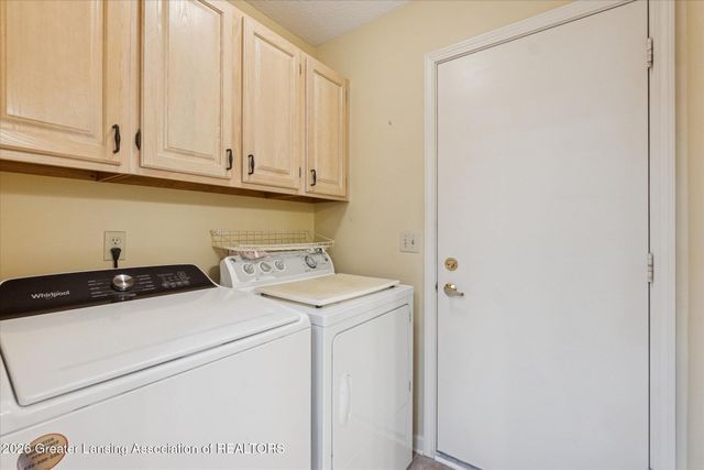 1106 S Ridge Road, Lansing, MI 48917