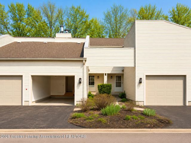 1106 S Ridge Road, Lansing, MI 48917