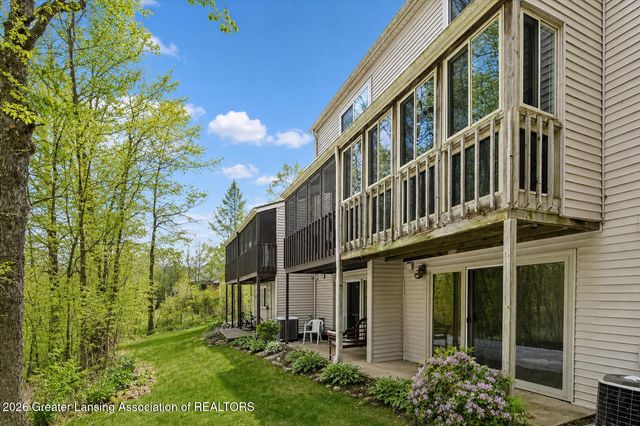 1106 S Ridge Road, Lansing, MI 48917