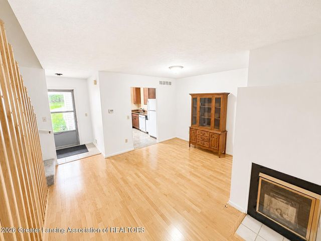 1106 S Ridge Road, Lansing, MI 48917