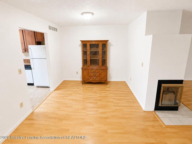 1106 S Ridge Road, Lansing, MI 48917
