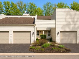1106 S Ridge Road, Lansing, MI 48917