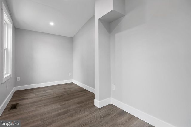 211 W BROAD, Shillington, PA 19607