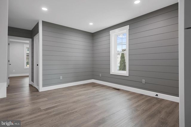 211 W BROAD, Shillington, PA 19607