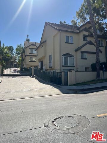 4600 Don Lorenzo Drive 29, Los Angeles, CA 90008
