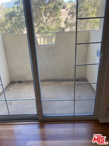 4600 Don Lorenzo Drive 29, Los Angeles, CA 90008