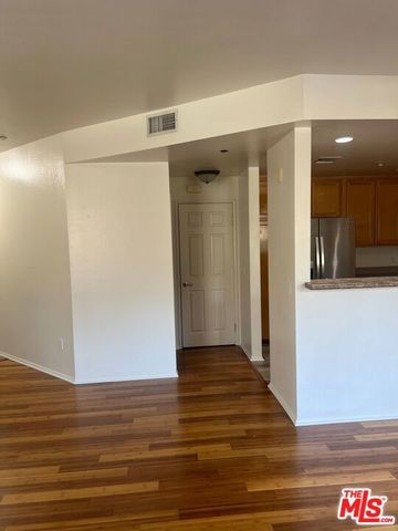 4600 Don Lorenzo Drive 29, Los Angeles, CA 90008