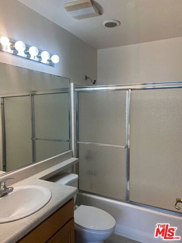 4600 Don Lorenzo Drive 29, Los Angeles, CA 90008