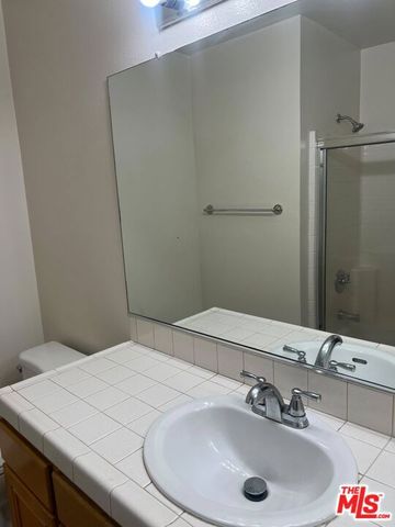4600 Don Lorenzo Drive 29, Los Angeles, CA 90008