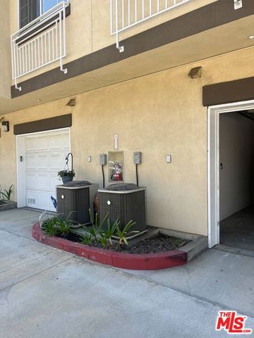 4600 Don Lorenzo Drive 29, Los Angeles, CA 90008