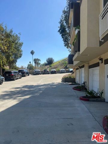 4600 Don Lorenzo Drive 29, Los Angeles, CA 90008
