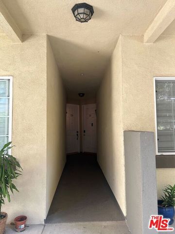 4600 Don Lorenzo Drive 29, Los Angeles, CA 90008