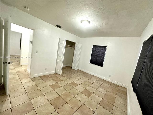 1941 NE 157th Ter, North Miami Beach, FL 33162