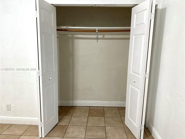 1941 NE 157th Ter, North Miami Beach, FL 33162