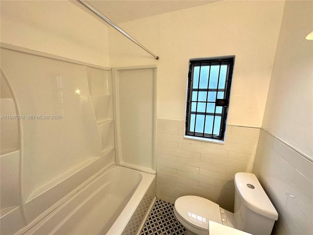 1941 NE 157th Ter, North Miami Beach, FL 33162