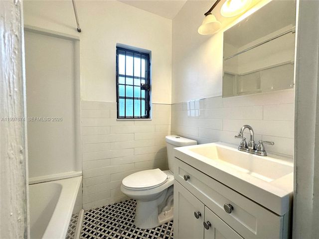 1941 NE 157th Ter, North Miami Beach, FL 33162