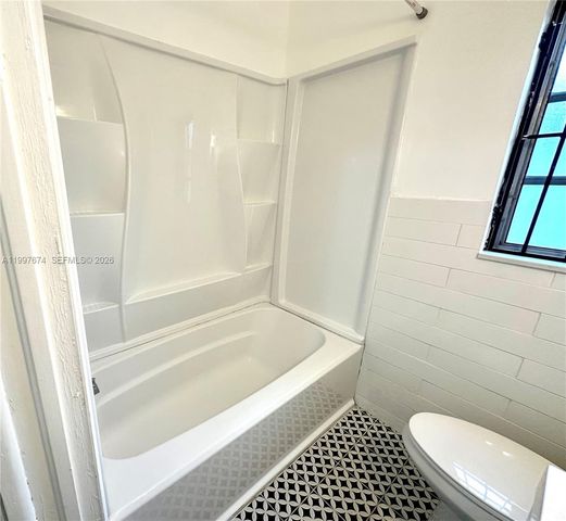 1941 NE 157th Ter, North Miami Beach, FL 33162