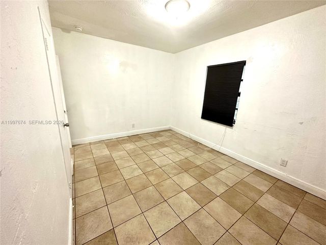 1941 NE 157th Ter, North Miami Beach, FL 33162