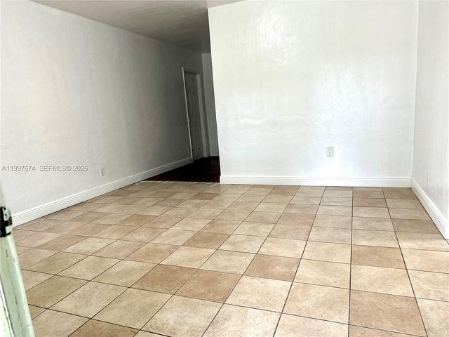 1941 NE 157th Ter, North Miami Beach, FL 33162