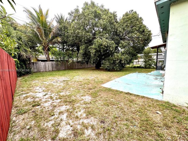 1941 NE 157th Ter, North Miami Beach, FL 33162