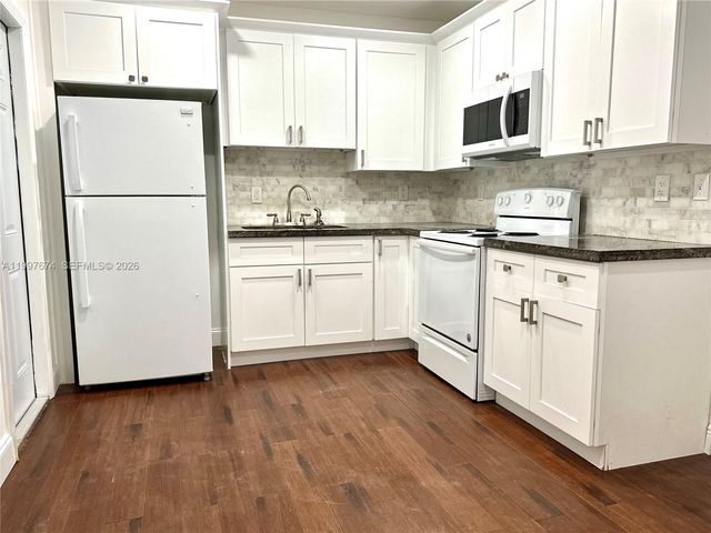 1941 NE 157th Ter, North Miami Beach, FL 33162