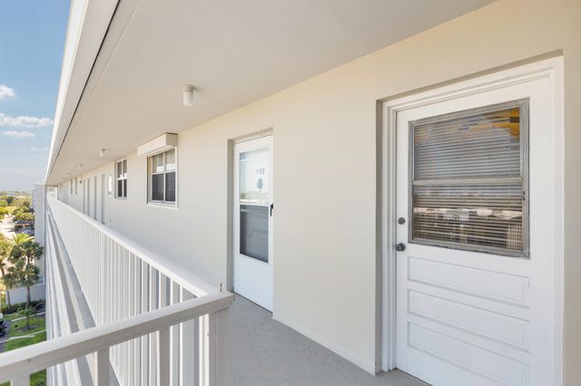 6161 NW 2nd Ave. Ph-r, Boca Raton, FL 33487