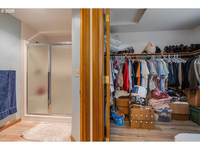 2419 Ne GRANDHAVEN St, Mc Minnville, OR 97128