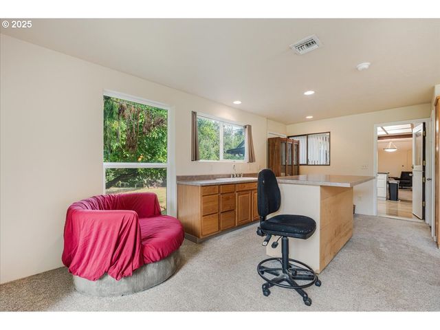 2419 Ne GRANDHAVEN St, Mc Minnville, OR 97128