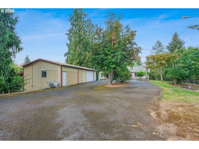 2419 Ne GRANDHAVEN St, Mc Minnville, OR 97128