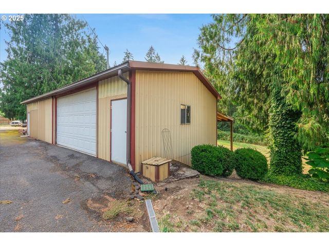 2419 Ne GRANDHAVEN St, Mc Minnville, OR 97128