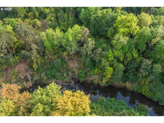 2419 Ne GRANDHAVEN St, Mc Minnville, OR 97128