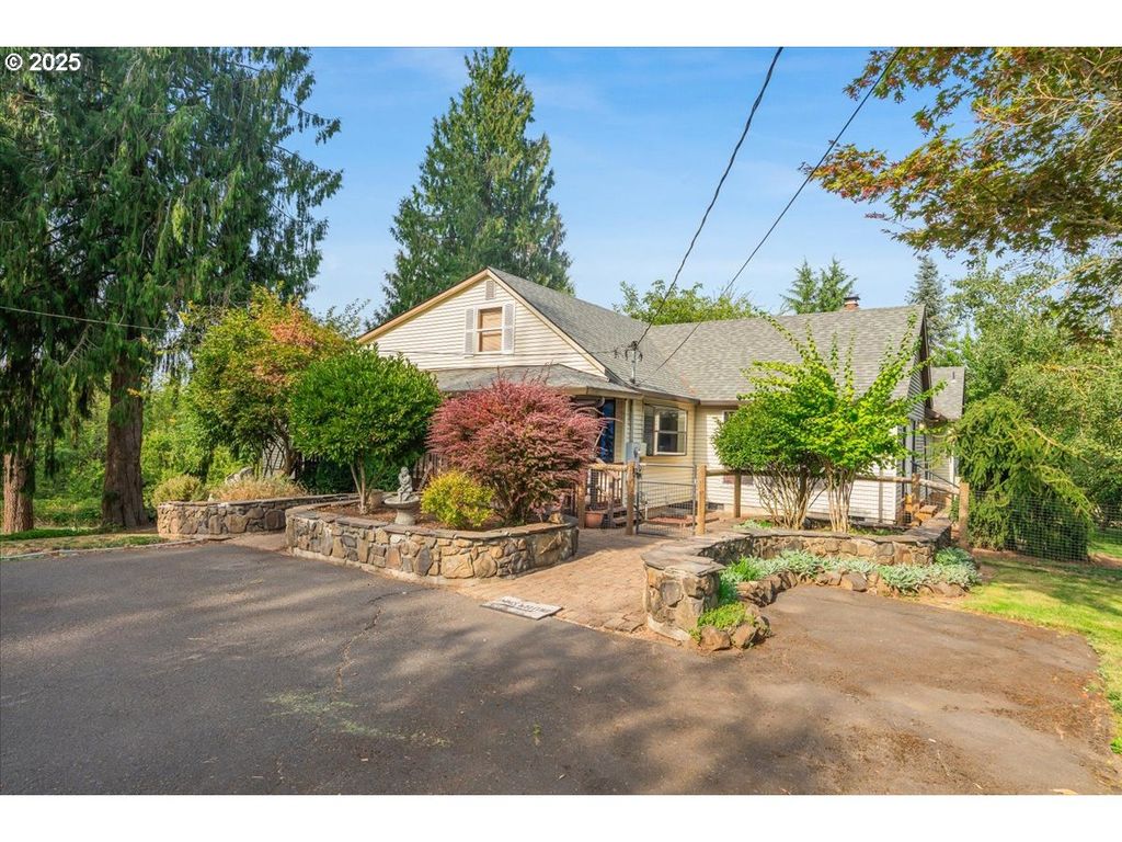 2419 Ne GRANDHAVEN St, Mc Minnville, OR 97128