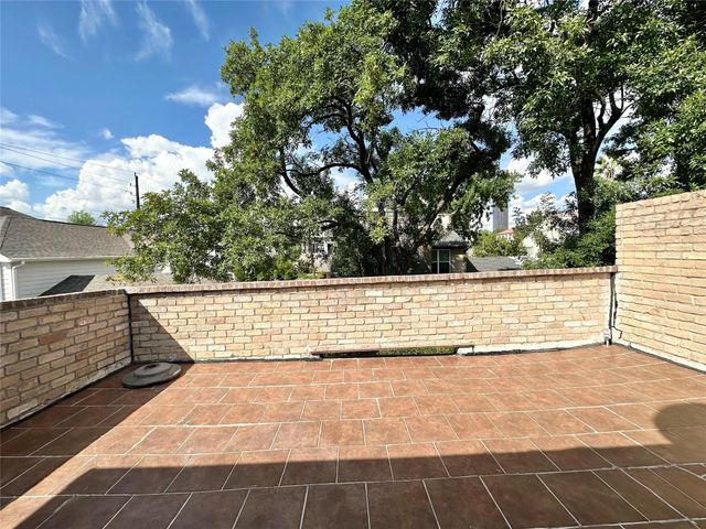 2514 Nantucket Drive C, Houston, TX 77057