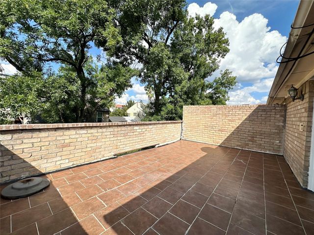 2514 Nantucket Drive C, Houston, TX 77057