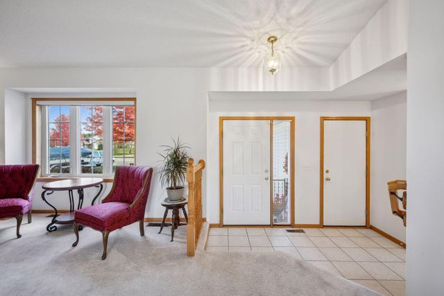 305 Maple Knoll Way NW, Saint Michael, MN 55376