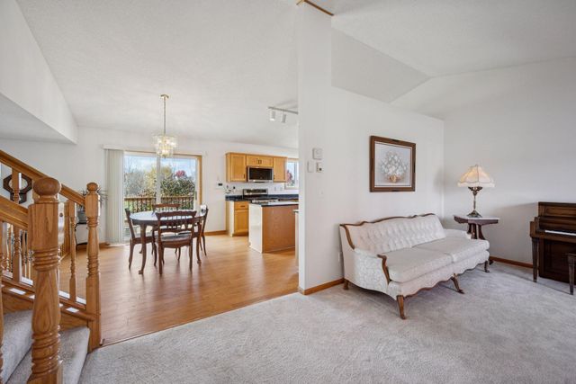 305 Maple Knoll Way NW, Saint Michael, MN 55376