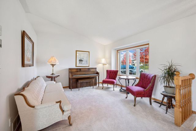 305 Maple Knoll Way NW, Saint Michael, MN 55376