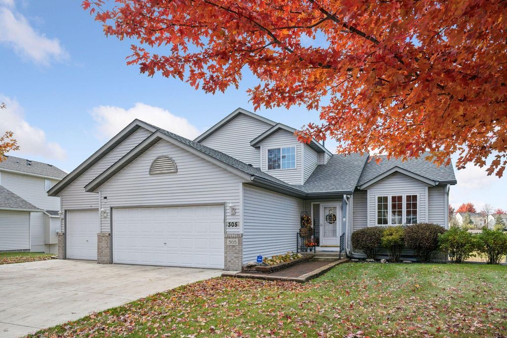 305 Maple Knoll Way NW, Saint Michael, MN 55376