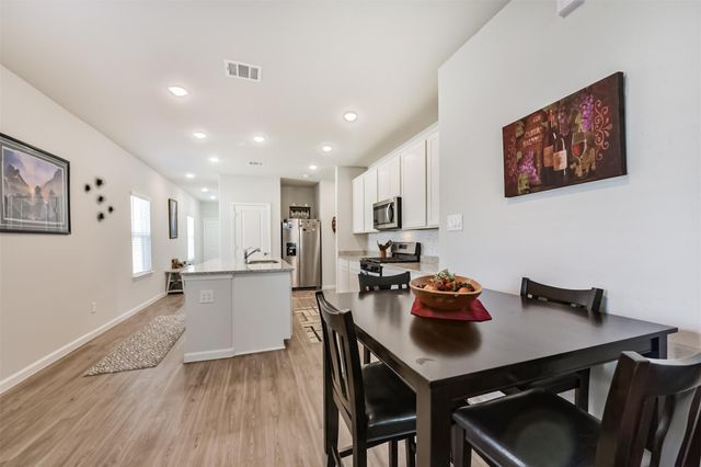800 Westpointe Drive, Dayton, TX 77535
