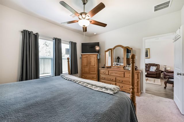 800 Westpointe Drive, Dayton, TX 77535