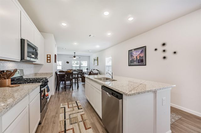 800 Westpointe Drive, Dayton, TX 77535