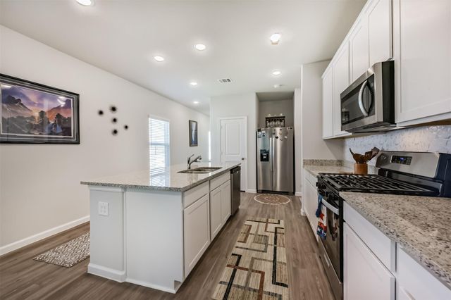800 Westpointe Drive, Dayton, TX 77535