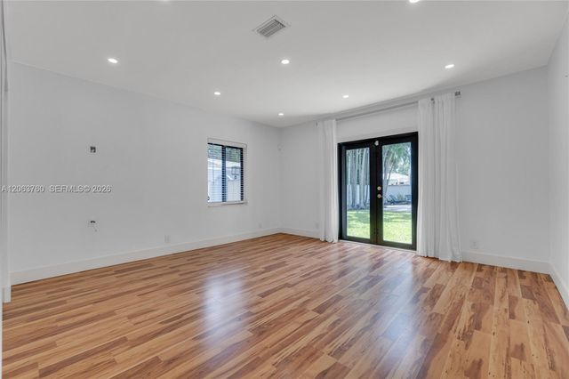 549 NE 12th Avenue, Fort Lauderdale, FL 33301