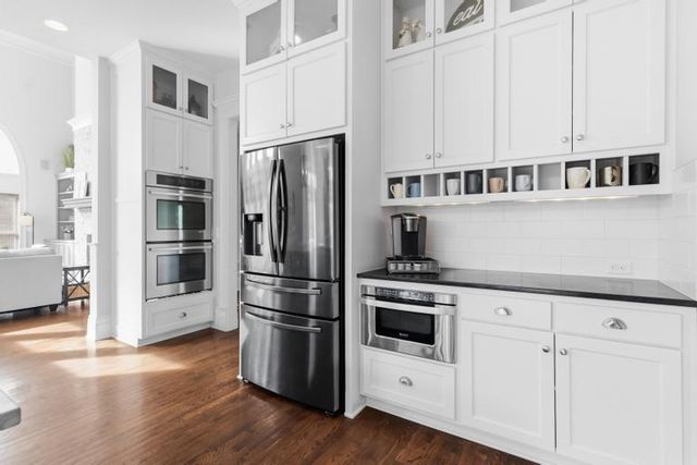 14346 S Caenen Lane, Olathe, KS 66062