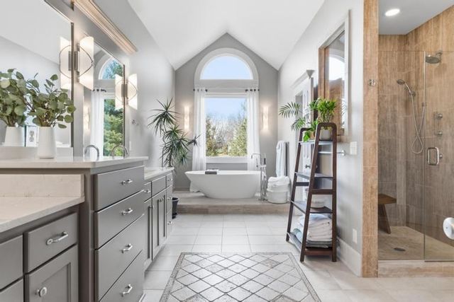 14346 S Caenen Lane, Olathe, KS 66062