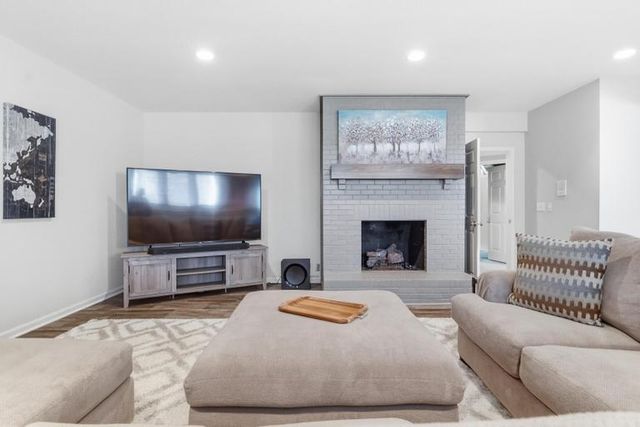 14346 S Caenen Lane, Olathe, KS 66062