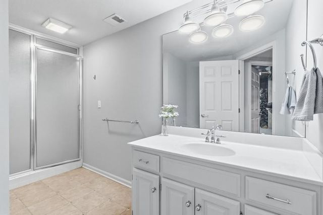 14346 S Caenen Lane, Olathe, KS 66062