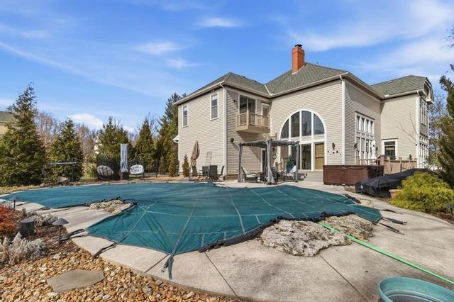 14346 S Caenen Lane, Olathe, KS 66062